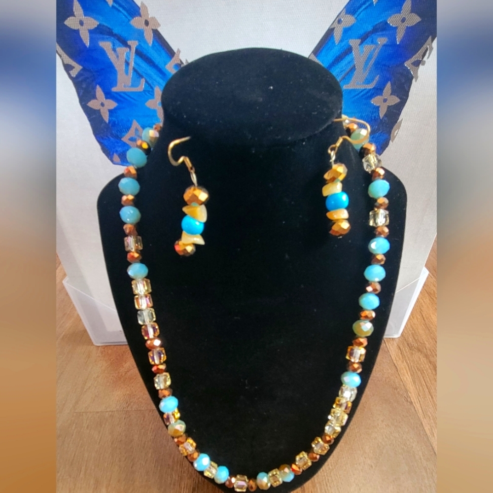 NWOT Glass Beaded Necklace and Earrings Set
